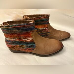 OTBT Leather Aztec Rainbow Yarn Braided Ankle Boot Woman Size 9.5 Cowgirl Boho